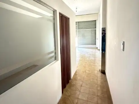Local en Alquiler en Monte Grande, $ 600.000