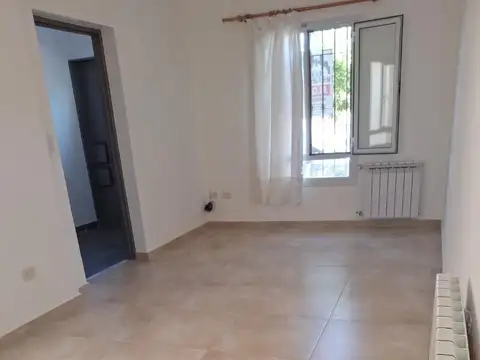 Depto Tipo Casa 2 ambientes con 2 baños