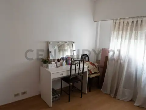 VENTA de departamento 4 ambientes en Ramos Mejía enfrente de la plaza Domingo Faustino Sarmiento