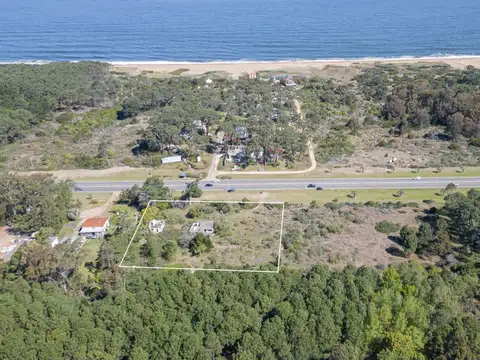 VENTA TERRENO EN PUNTA BALLENA PARA DESARROLLO
