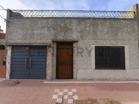 CASA 4 AMBIENTES LANÚS OESTE