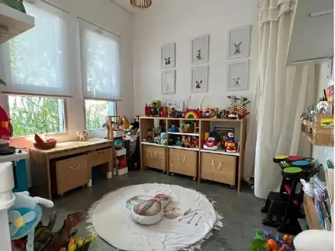 Casa en alquiler en Barrio Cerrado Los Pilares con pileta