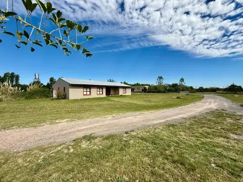 Casa sobre 3070m2 de terreno - Club de Campo La Ranita