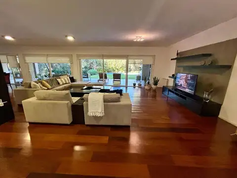 Casa en Venta de 5 dormitorios