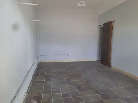 Local en Alquiler en Berazategui, $ 500.000
