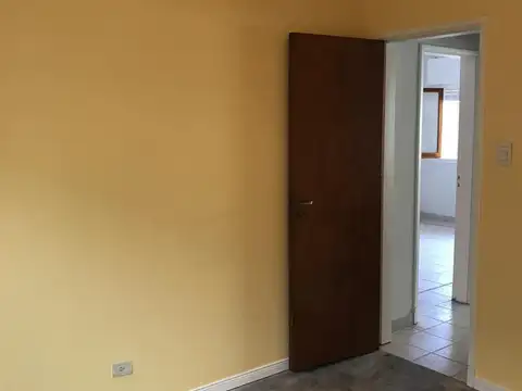 Depto Tipo Casa en Alquiler en La Plata, $ 840.000