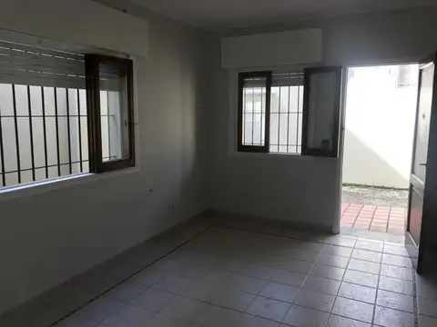 Depto Tipo Casa en Alquiler de 2 dormitorios