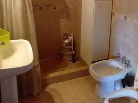 Gascón e/ Uruguay y Chile