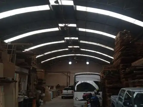 Galpon en Alquiler 17  mts Frente