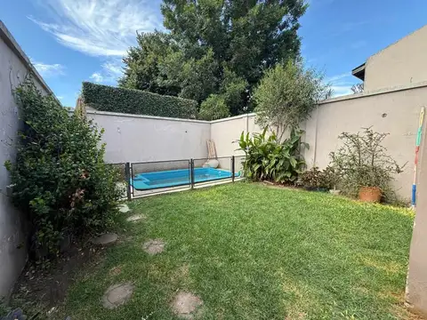 PH EN VENTA TIGRE 4 AMB CON JARDIN Y COCHERA