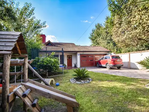 Venta Casa chalet de 5 ambientes en Escobar con parque piscina y consultorio