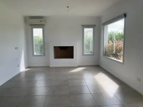 Casa en Alquiler de 3 dormitorios