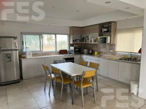 Casa en Alquiler en Country Santa Rita, USD 1.400