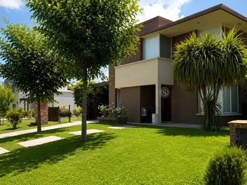 Casa  en Venta en San Ramiro, Pilar del Este, Pilar