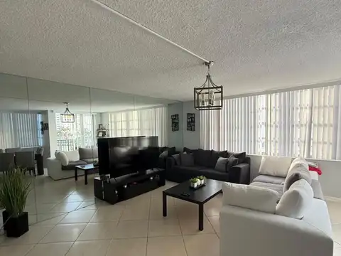 Departamento tres ambientes en MIami Aventura