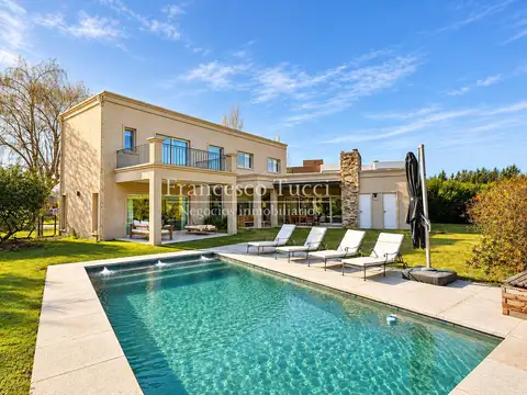 Casa 7 ambientes en venta Country Terravista