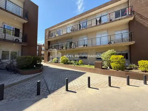 DEPARTAMENTO 2 AMB EN BARRIO "LA PALMERA" - MORENO