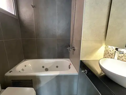 DEPARTAMENTO DE TRES DORMITORIOS VENTA PISO EXCLUSIVO CENTRO ROSARIO