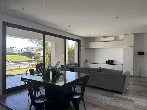 Casa 4 ambientes con 3 baños