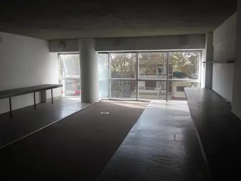 Oficina en Alquiler con 3 cocheras