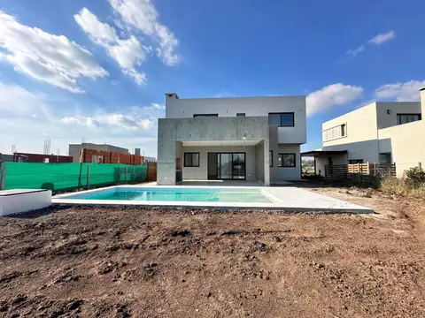 SGCASA VENTA BARRIO SANTA ELISA