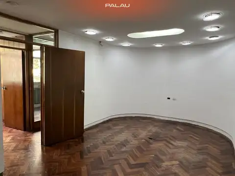 Precio + IVA - Excelente oficina - planta dividida