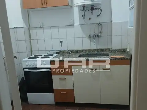 Pedernera 100, Piso 1