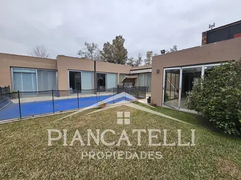 VENTA DE CASA EN CASCO DE ALVAREZ CON 3 HABITACIONES