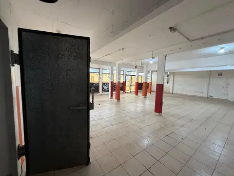LOCAL COMERCIAL EN VENTA. SOBRE PASEO 107