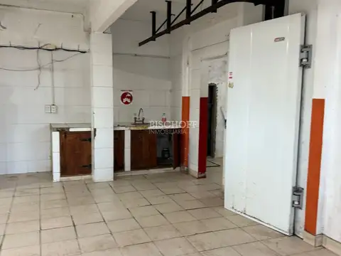 LOCAL COMERCIAL EN VENTA. SOBRE PASEO 107