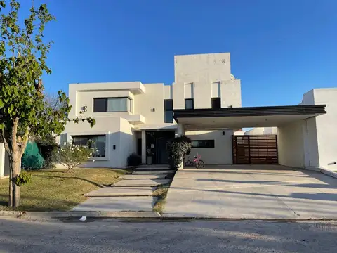 Casa en Venta en Malagueño, Santa María