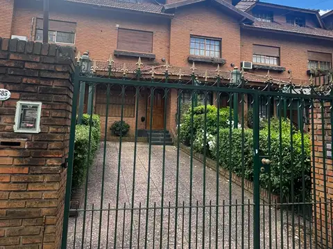 Triplex 5 Ambientes - Olivos