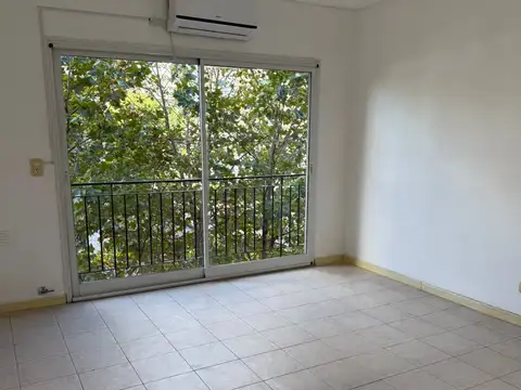 Maestro Ángel D Elía 1700, Piso 2