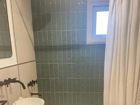 Casa en Alquiler con 2 cocheras