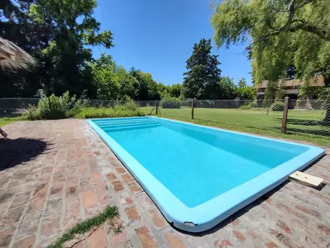 Venta. Casa 4 Ambientes. Amoblada. Con Pileta Y Quincho. Barrio Parque La Verdad