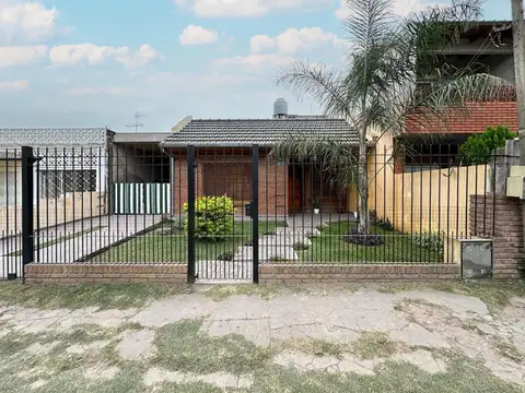 CASA 3 AMBIENTES - PARQUE SAN MARTIN