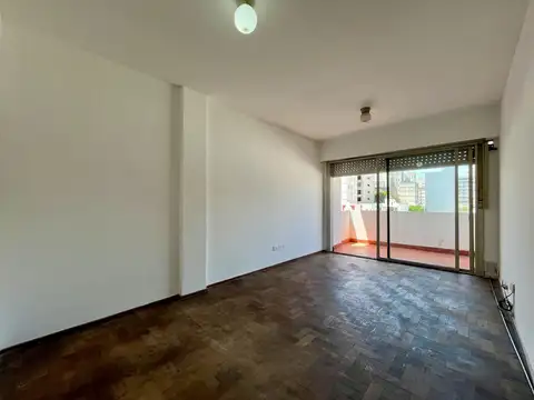 Departamento de dos dormitorios con balcón en alquiler