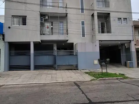 Depto. de 2 amb. con cochera en venta | Berazategui