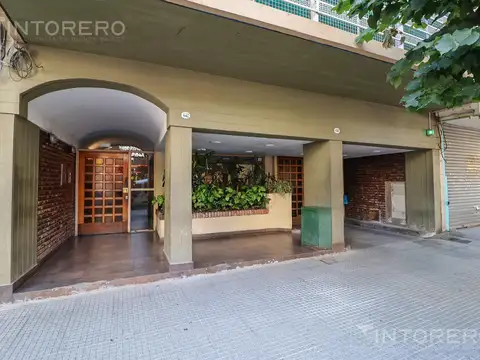 Venta Departamento 4 ambientes más Dependencia Balcon Patio y Cochera en Flores