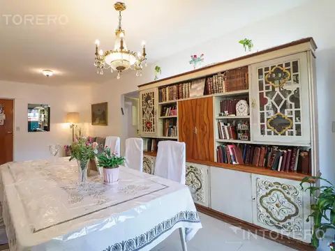 Venta Departamento 4 ambientes más Dependencia Balcon Patio y Cochera en Flores
