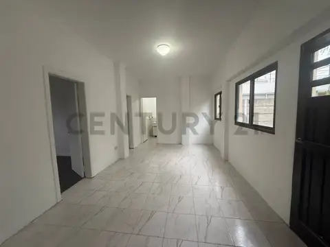 CASA 2 DORMITORIOS CON PATIO EN VENTA LOS HORNOS