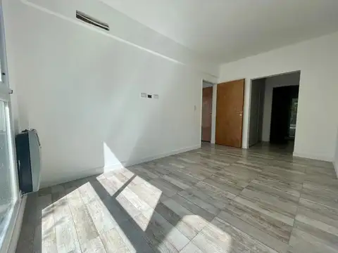 Departamento en Alquiler en Parque Chacabuco, $ 750.000