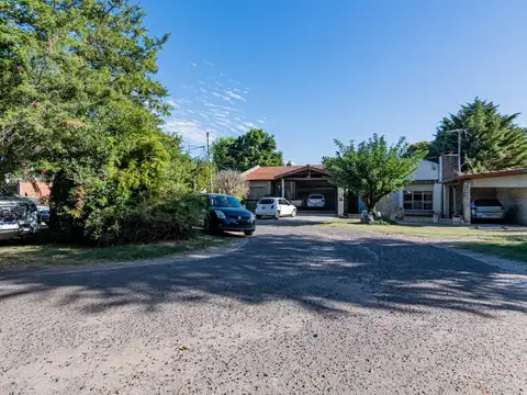Casa en venta 2 dormitorios Villa Elisa calle 116  al 1500 (Apta Banco)