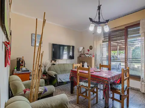 Casa 4 ambientes con 1 baño