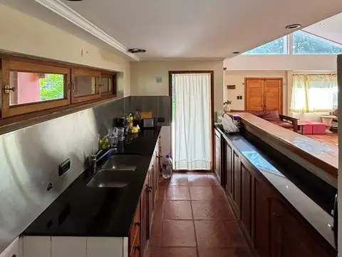 Casa 7 ambientes con 3 baños