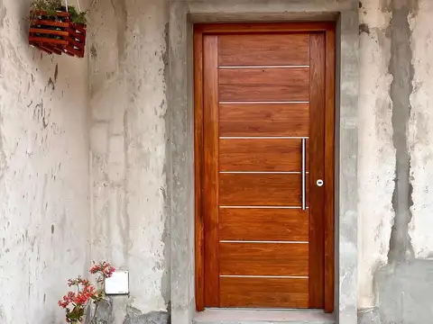 Casa 2 ambientes con 1 baño