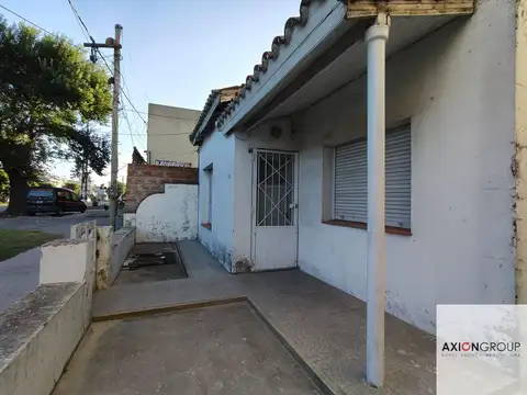 520 E/2 y 2 bis-Casa a remodelar de 3 dormitorios c/ cochera en Ringuelet