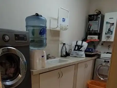 Casa 6 ambientes con 4 baños