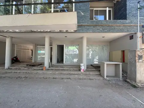 3 de Febrero 200