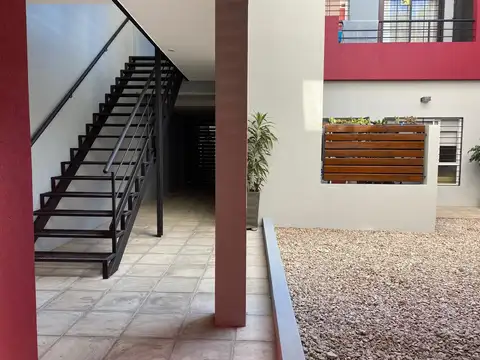 Venta Dpto Tipo Duplex, 2 Amb. Barrio Santa Rita